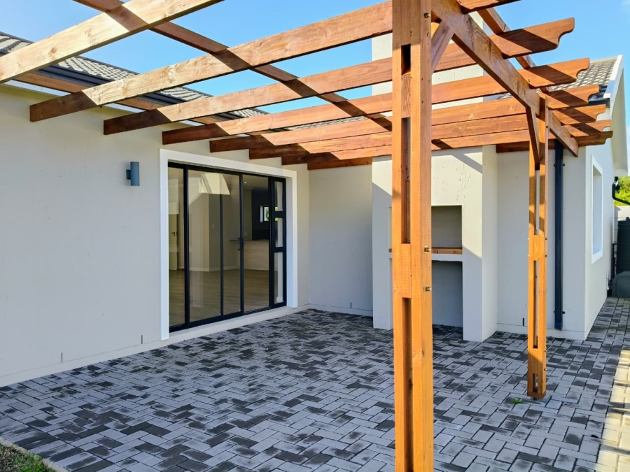3 Bedroom Property for Sale in Paradise Beach Eastern Cape